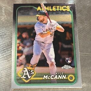 Topps Green and Gold Accessories